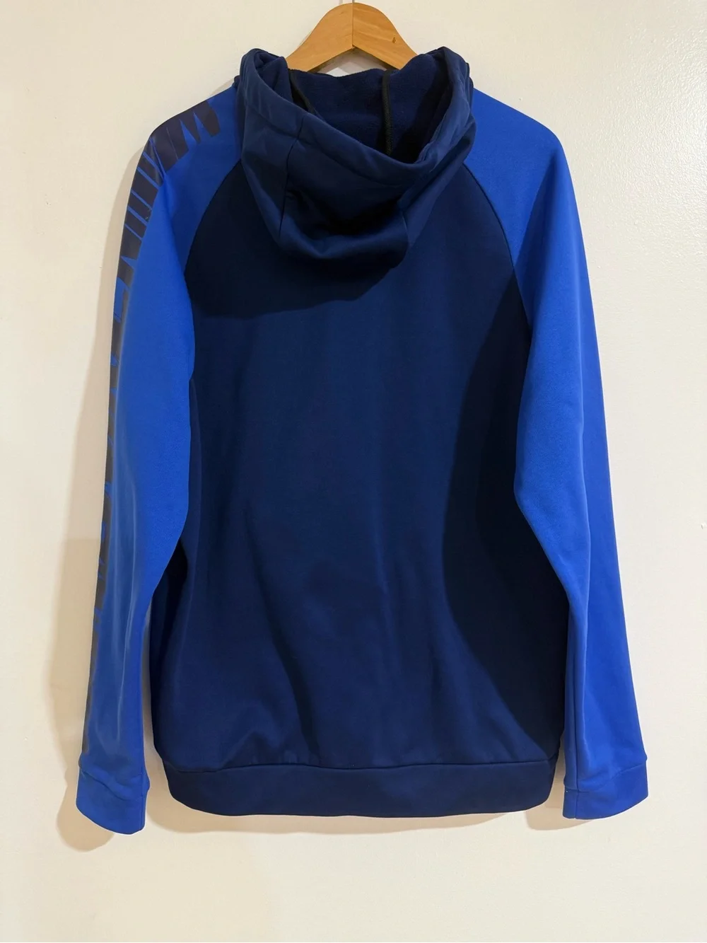 Nike Dri-FIT Blue Two-Tone Sleeve Graphic Pullover Hoodie (Men’s L)